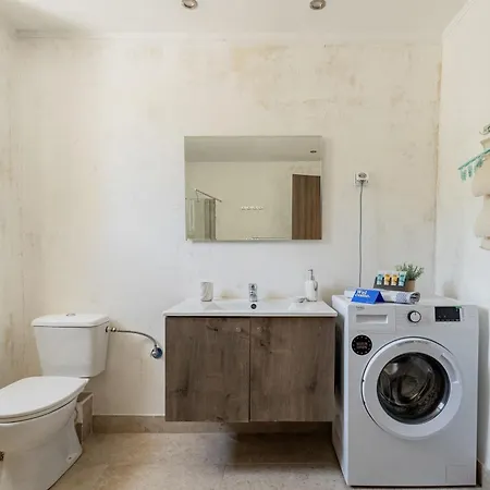 Сasa de vacaciones Helen's House At Ratzakli *