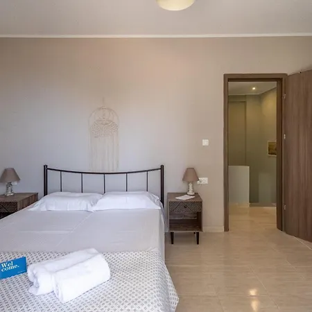 Helen's House At Ratzakli * Ratzaklíon