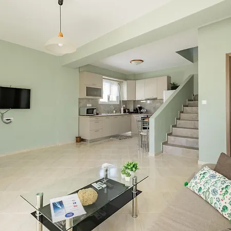 Helen's House At Ratzakli * Ratzaklion