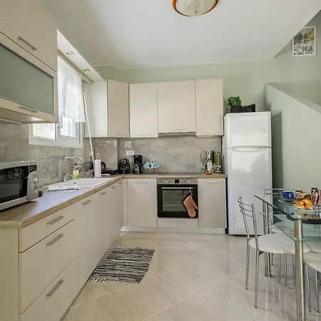 Helen's House At Ratzakli Дом отдыха Ratzaklion